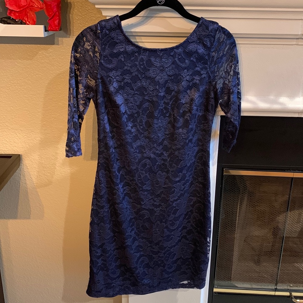 Flattering lace dress size 5